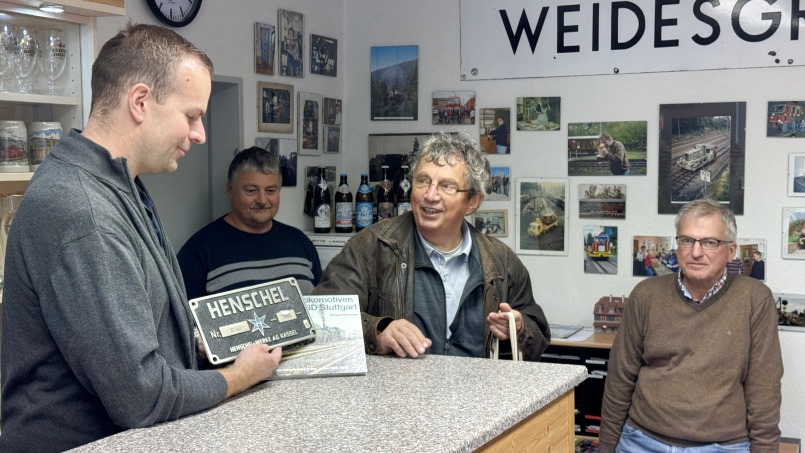 Gäste im Clubheim: Der Modellbahnclub Glauchau - Dankesworte - Foto: Volker Seidel Gäste im Clubheim: Der Modellbahnclub Glauchau - Dankesworte - Foto: Volker Seidel, Münchberg