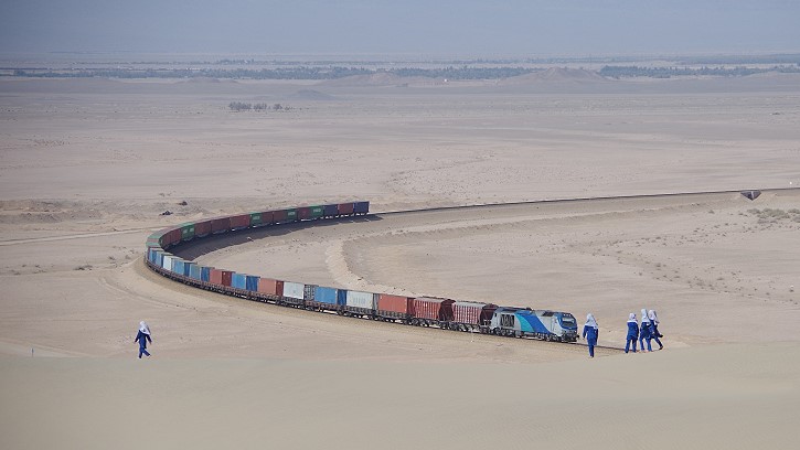 2. März 2018: 37. MEC 01 Medienabend "Eisenbahnen im Iran und mit Dampf durch Deutschland" - Mit der Eisenbahn im Iran über Gebirge und durch die Wüste - Personenzug bei Amirabad am 7. Mai 2017 - Foto: Martin Pfeifer, Kümmersbruck