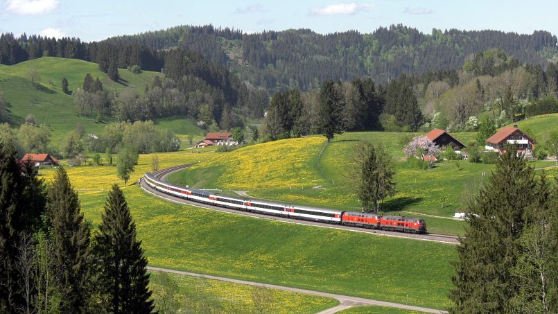 55. MEC 01 Medienabend: Bunte Bilder von modernen Bahnen - EC-Umleiter auf der Allgäubahn - Foto: Ralph Hofmann, Bayreuth