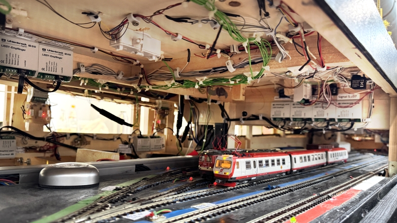 7.&nbsp;Dezember 2025 und 11.&nbsp;Januar 2026 - M&uuml;nchberger Modellbahnsonntage - MZB: Blick nach unten - Foto: Volker Seidel, M&uuml;nchberg