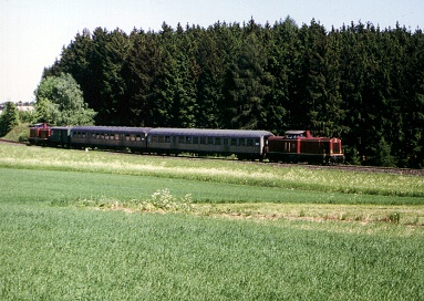 211 024-5 und V 100 1023 bei Stegenwaldhaus