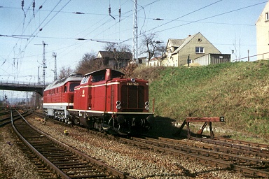 V100 1023 und 142 001 in Döbeln